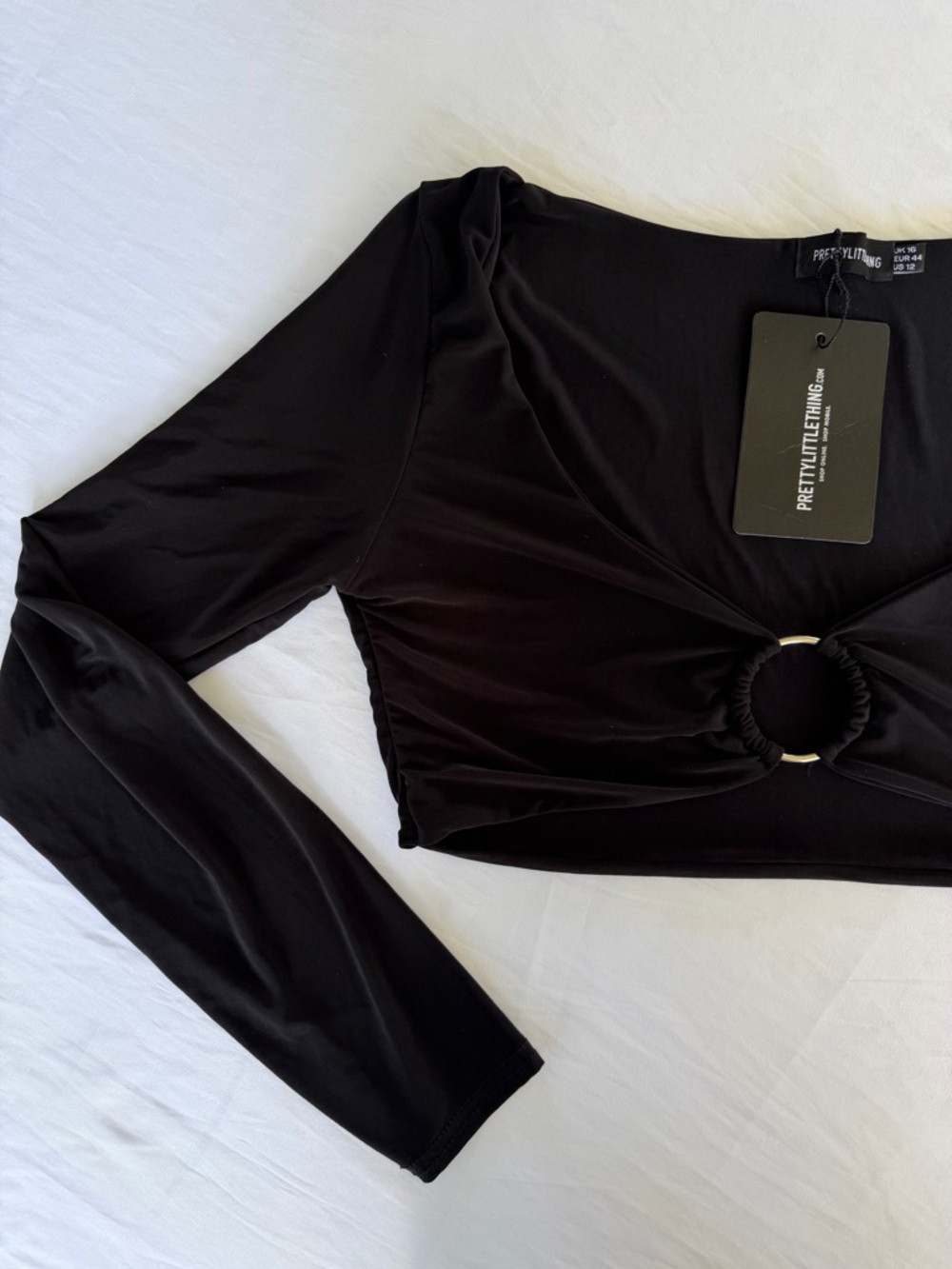 Pretty Little Thing Black Long-Sleeve Ring-Front Crop Top NWT size 12 - Picture 3 of 5